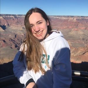 Meet your Posher, Kayla